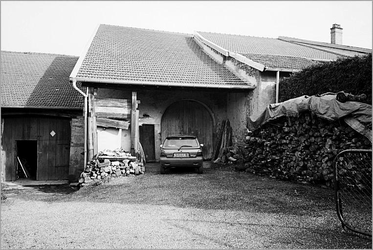 Ferme, élévation postérieure, ensemble trois quarts gauche.