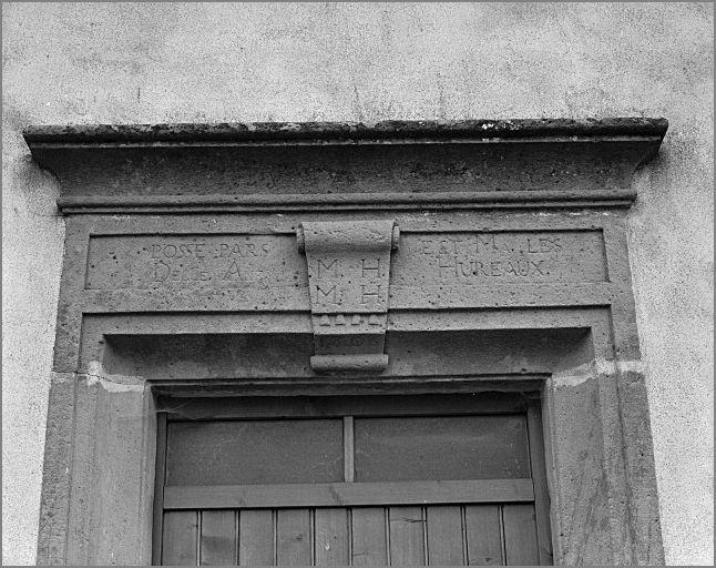Ferme, élévation antérieure, porte piétonne, agrafe datée 1806, ensemble face.