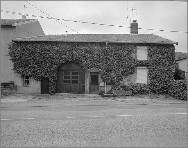 Ferme, élévation antérieure, ensemble face.