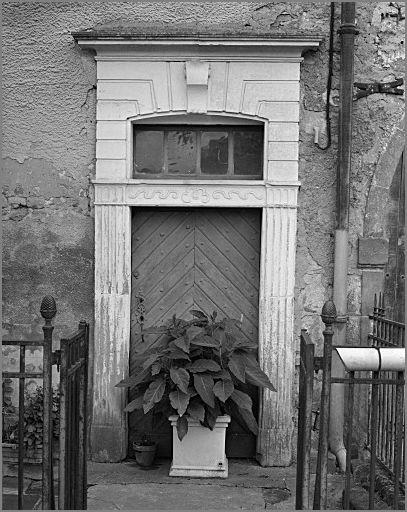 Ferme, élévation antérieure, porte piétonne, ensemble face.