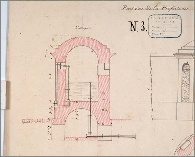 'Fontaine, place de la préfecture'(s. d.) : détail de la coupe de la fontaine rétablie en 1807.