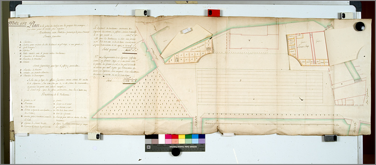 'Plan de la place du Saulcy avec les projets des ouvrages à y faire pour la rendre plus régulière [...]' (1752), avec retombes sur les pavillons (1er étage).