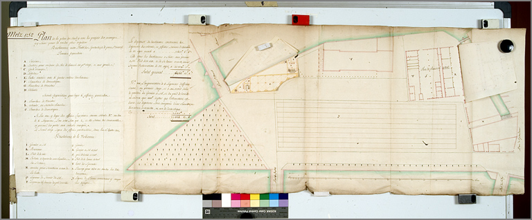 'Plan de la place du Saulcy avec les projets des ouvrages à y faire pour la rendre plus régulière [...]' (1752), avec retombe montrant état non rectifié du pavillon de la Douane.