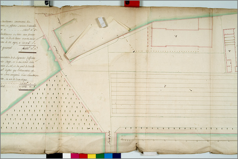 'Plan de la place du Saulcy avec les projets des ouvrages à y faire pour la rendre plus régulière [...]' (1752), détail avant projet du pavillon Saint-Marcel (sans retombe).