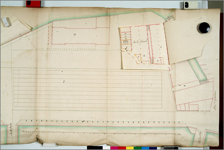 'Plan de la place du Saulcy avec les projets des ouvrages à y faire pour la rendre plus régulière [...]' (1752), détail du projet pour le pavillon de la Douane (avec retombe rez-de-chaussée).