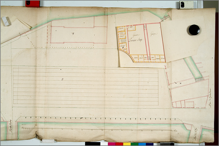 'Plan de la place du Saulcy avec les projets des ouvrages à y faire pour la rendre plus régulière [...]' (1752), détail du projet pour le pavillon de la Douane (avec retombe 1er étage).