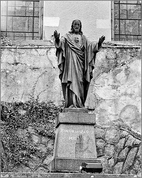 Provenchères-sur-Fave, le Village, monument commémoratif paroissial de la guerre 1939-1945.