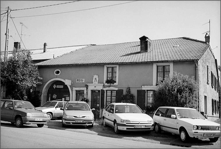 Ferme, élévation antérieure, ensemble trois quarts droit.