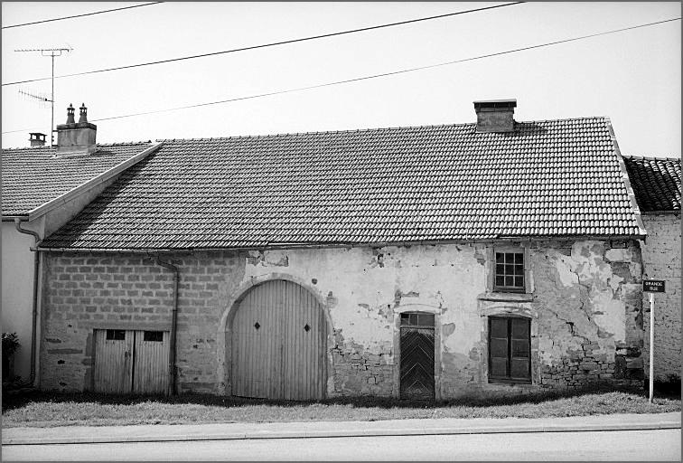 Ferme, élévation antérieure, ensemble face.