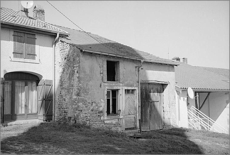 Ferme, élévation antérieure, ensemble trois quarts gauche.