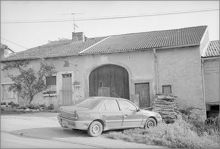 Ferme, élévation antérieure, ensemble trois quarts droit.
