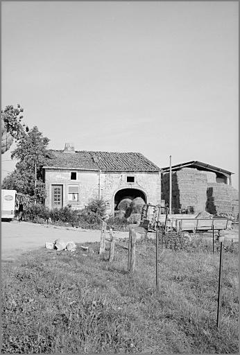 Ferme, élévation antérieure, ensemble face.