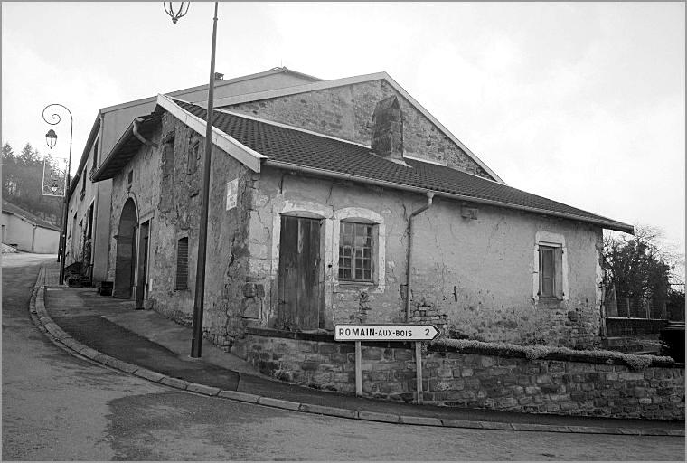 Maison de manouvrier, élévation antérieure, ensemble trois quarts gauche.