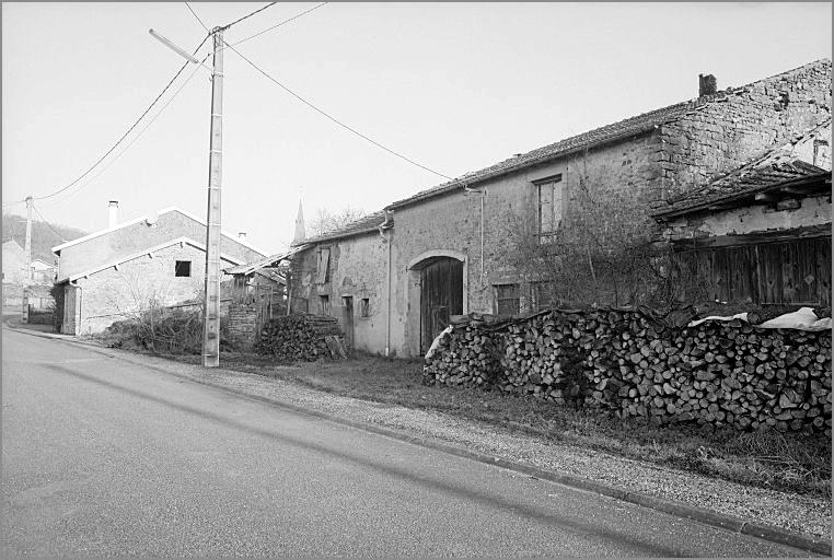 Ferme, élévation antérieure, ensemble trois quarts droit.