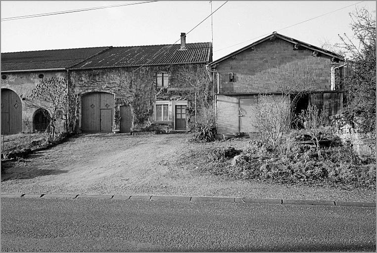 Ferme, élévation antérieure, ensemble face.