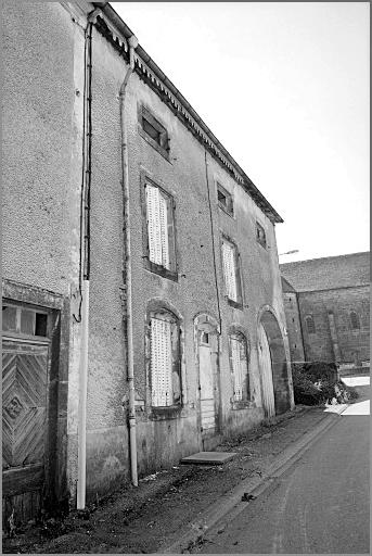 Ferme, élévation antérieure, ensemble trois quarts gauche.