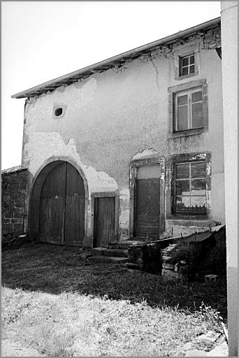 Ferme, élévation antérieure, ensemble trois quarts droit.
