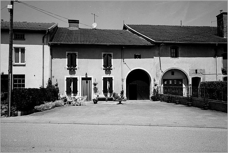 Ferme, élévation antérieure, ensemble face.