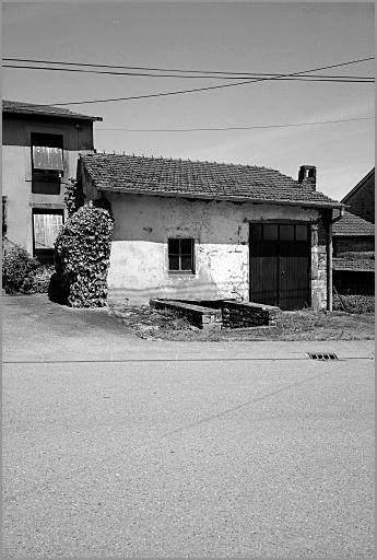 Maison de manouvrier, élévation antérieure, ensemble trois quarts gauche.
