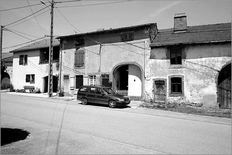 Ferme, élévation antérieure, ensemble trois quarts droit.
