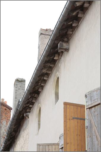 Elévation postérieure sur la rue de la Plâtrerie, détail des pièces de charpente visibles sous la toiture.