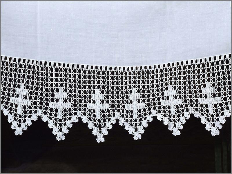 Nappe d'autel, détail de la broderie.