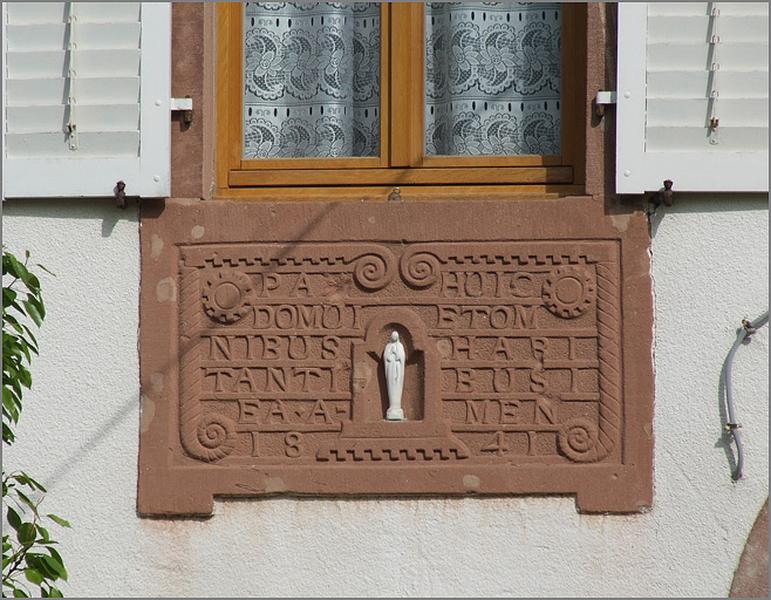 Ferme, élévation antérieure, détail : table de remploi datée de 1841.
