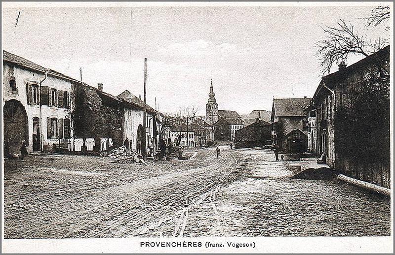 Vue d'ensemble de la rue principale.