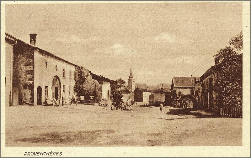 Vue d'ensemble de la Grande-Rue depuis l'ouest.