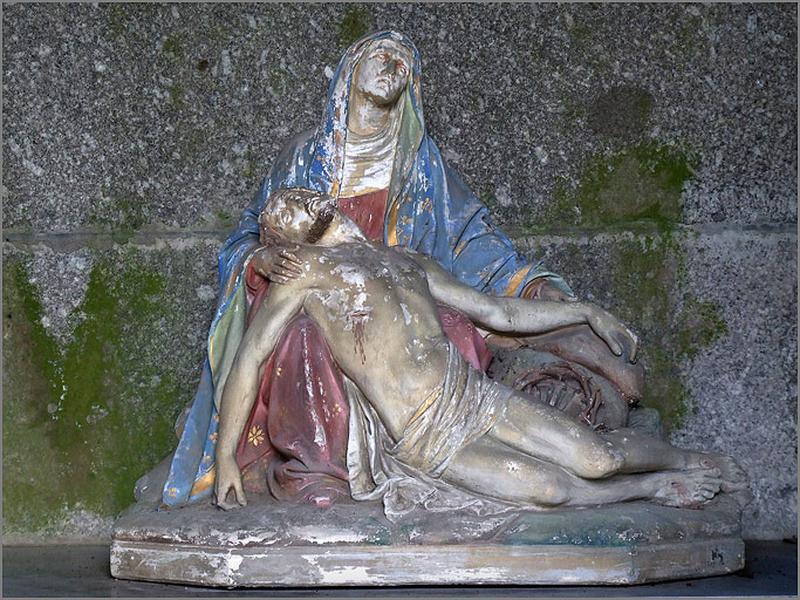 Vue de l'intérieur. Détail : groupe sculpté.