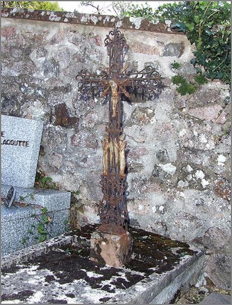 Croix N° 12, ajourée. Vue générale.