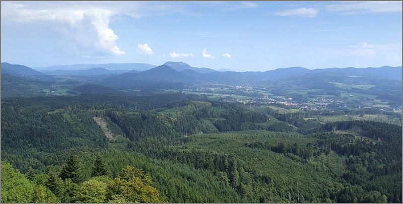 Vue générale des villages de Provenchères-sur-Fave et Colroy-la-Grande depuis le Spitzemberg.