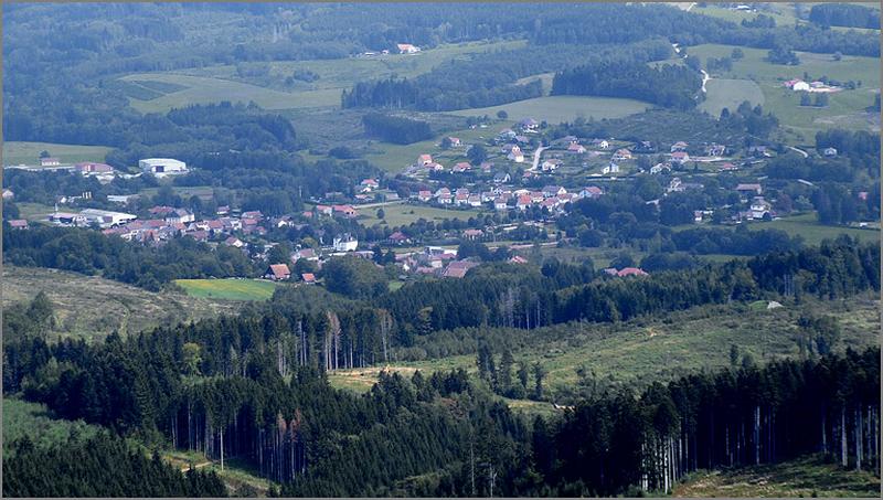 Vue rapprochée deProvenchères-sur-Fave et Colroy-la-Grande depuis le Spitzemberg.