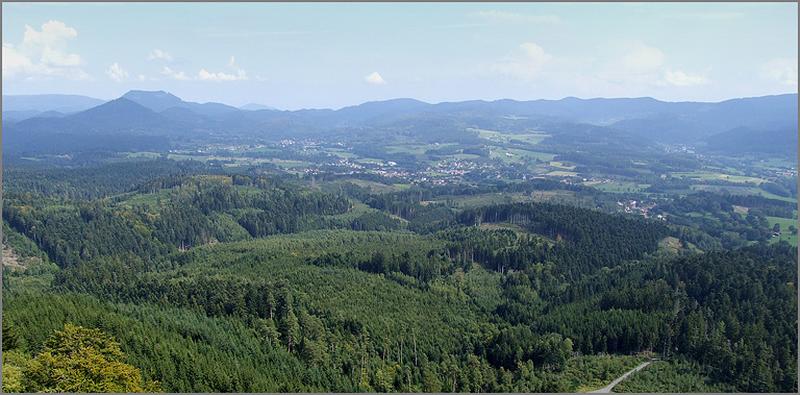 Vue des villages de Provenchères-sur-Fave et Colroy-la-Grande depuis le Spitzemberg.