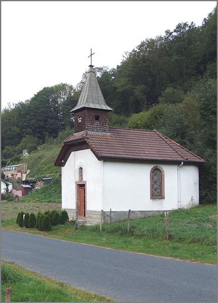 Lusse, les Trois-Maisons, chapelle Saint-Nicolas. Vue de trois quarts droit.