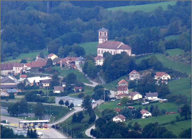 Vue rapprochée du Centre depuis la Pouxe.