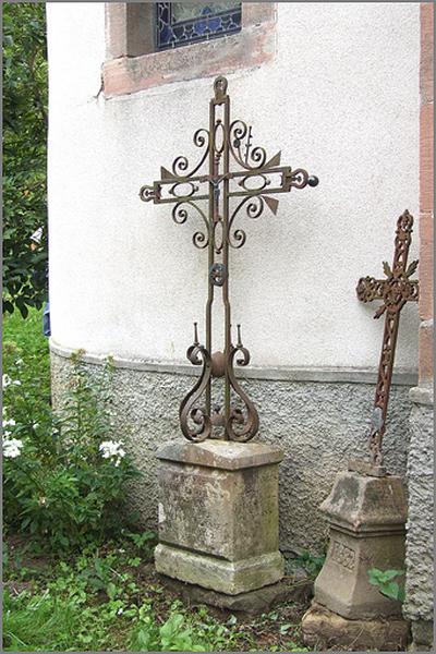 Croix funéraire de la famille George