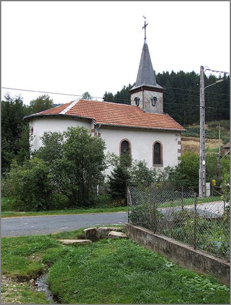 Elévation latérale gauche, vue de trois quarts gauche.