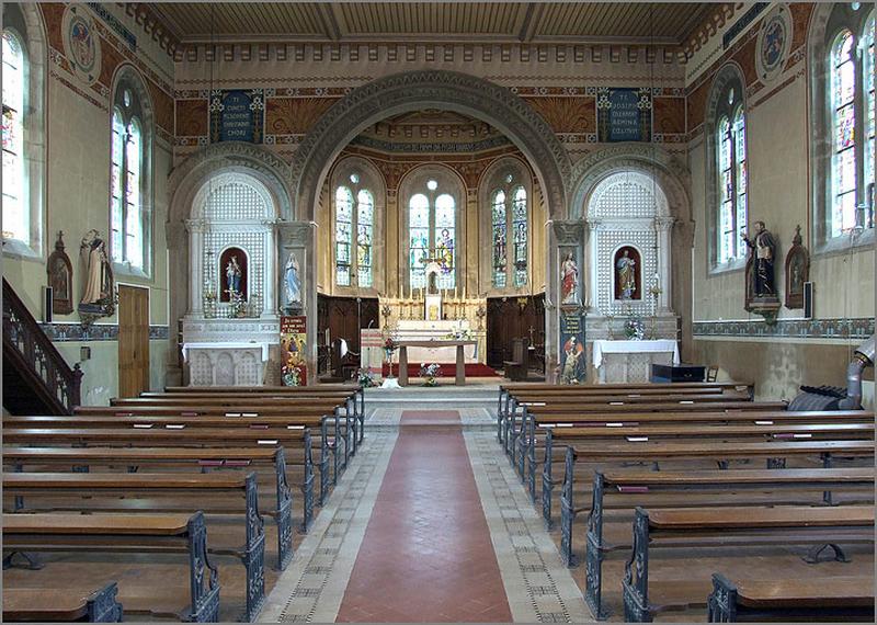 Intérieur, vue vers le choeur.