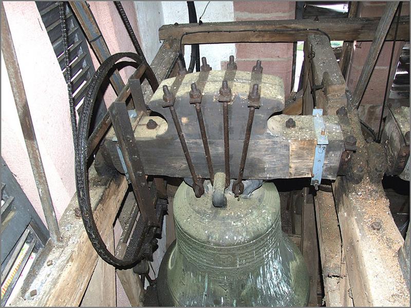 Mouton et roue d'entraînement de la première cloche, vue générale.