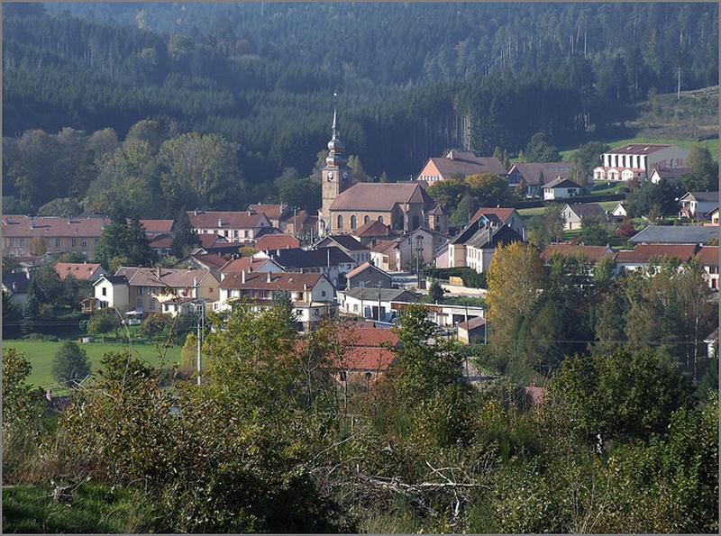 Vue rapprochée du village depuis Bettrempot.