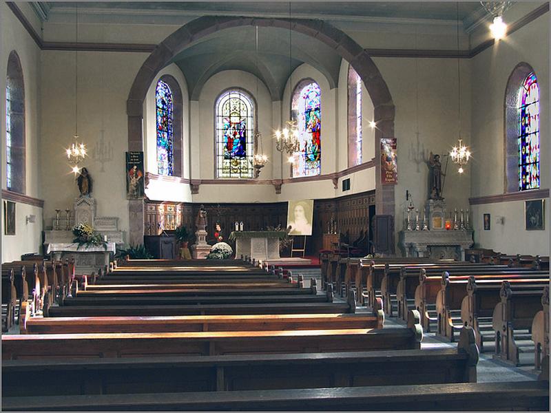 Intérieur, vue vers le choeur.