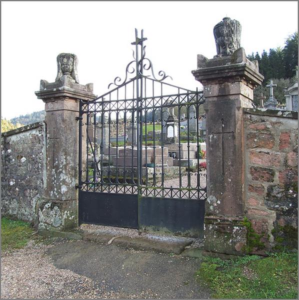 Porche du cimetière, vue générale.