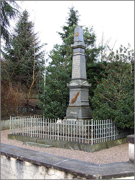 Lubine, le Village, monument aux morts des guerres de 1914-1918 et 1939-1945.
