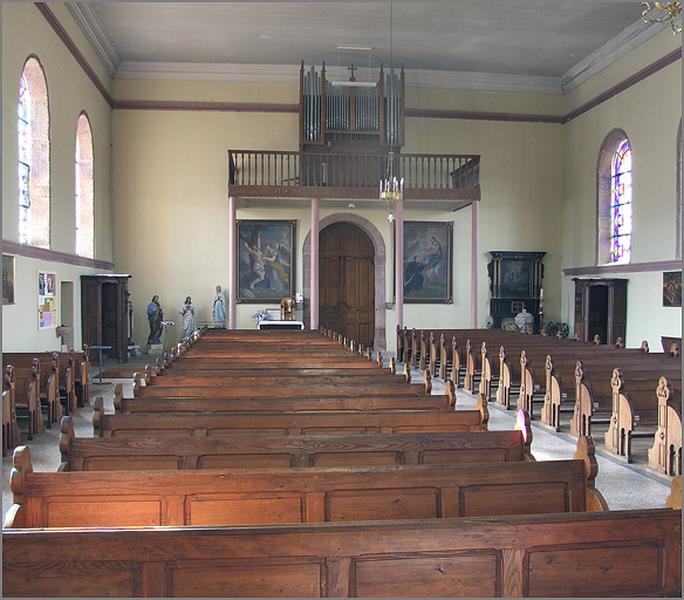 Intérieur, vue vers la tour.