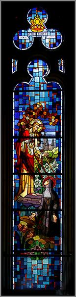 Verrière 12 : l'apparition du Sacré-Coeur à Sainte Marguerite-Marie Alacocque.