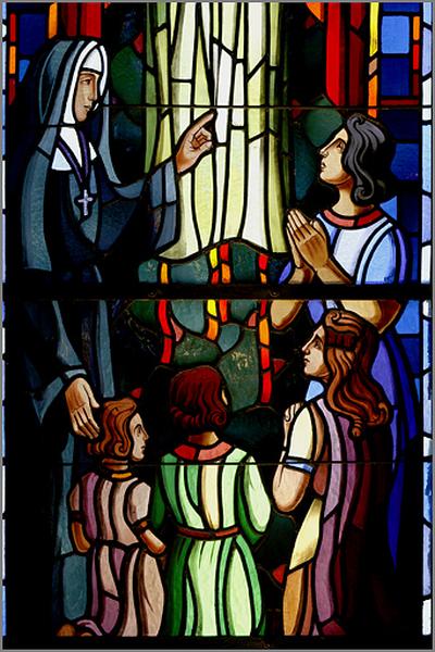 Verrière 17 : l'enseignement des enfants par une soeur de la Sainte-Enfance de Marie, détail.