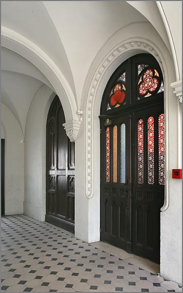 Le narthex coté nef.