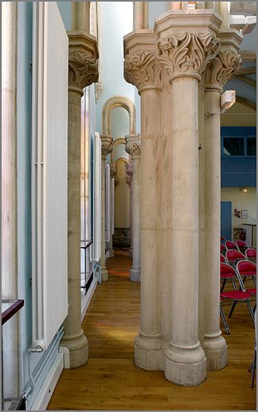 Colonne de la nef (partie supérieure).