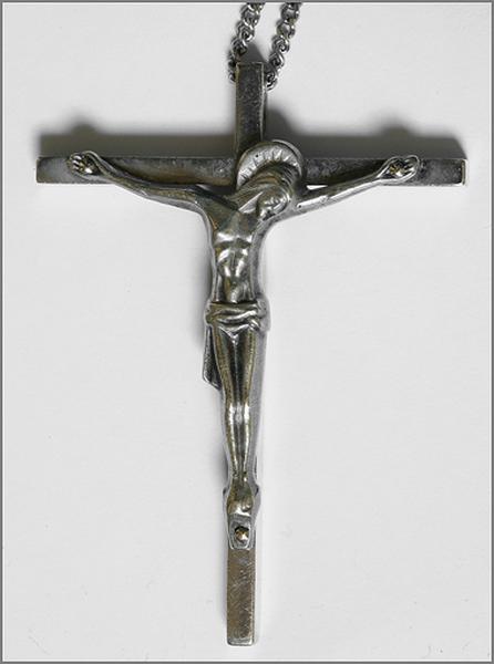 Christ en Croix en pendentif.